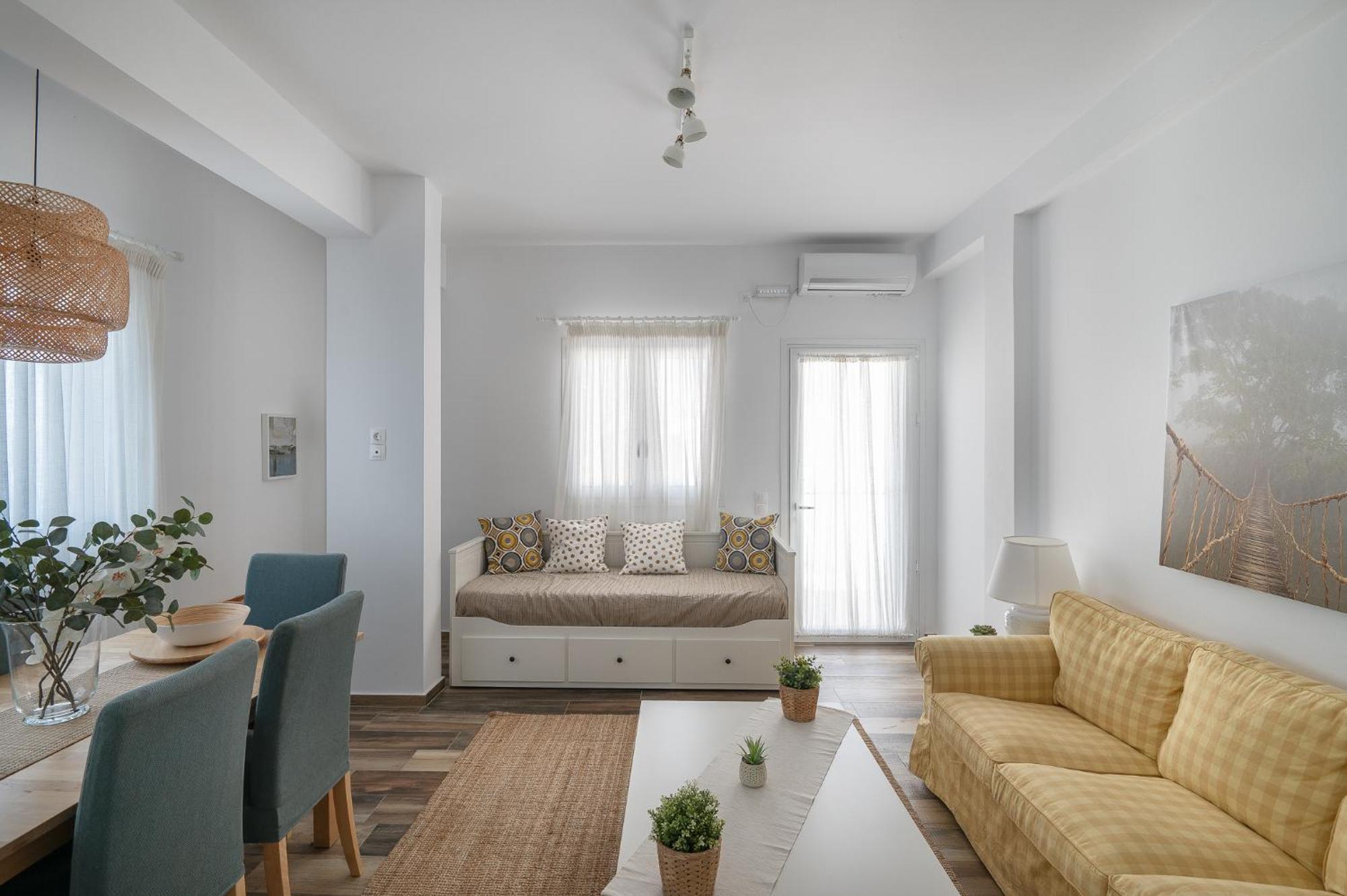 Pouletis Family Apartments - Akroyali Seaview Getaways Kalamata Exterior photo
